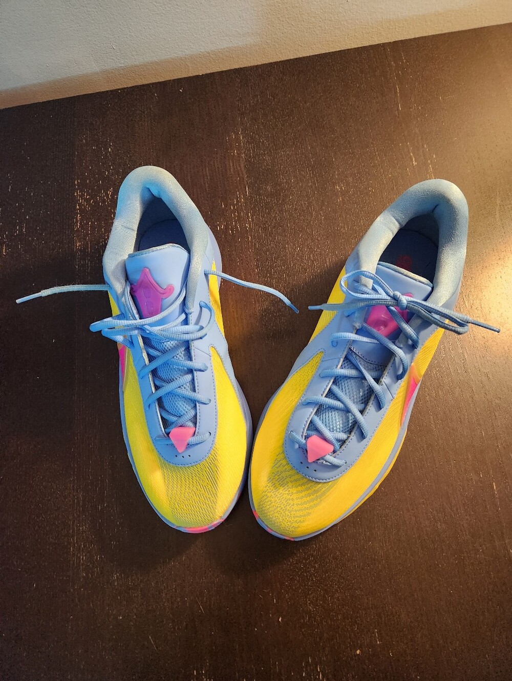 Nike Unisex Giannis Athletic Sneakers in Light Blue,Yellow & Pink.  Excellent